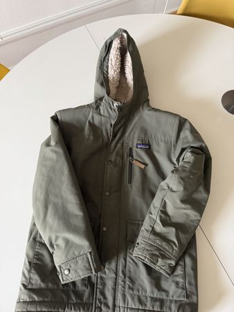 Patagonia Jacke mit Kapuze grün Grösse M /10 Jahre gebraucht