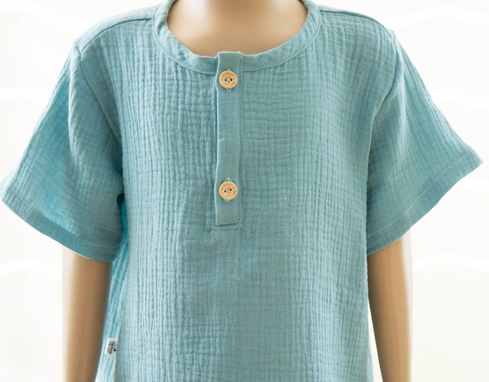 Camicie, T-shirt & Polo: Hemd /Shirts aus Musselin - Aqua Blau Gr.116 /6 Jahre - NEU – Nuovo e nell'imballaggio originale da Zürich venduto da sambaum 1