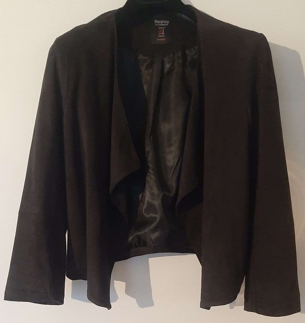 Bershka Giacche: Stylish Bershka Black Jacket - Size S - Great Condition! – Usato da Watt venduto da Tomaf