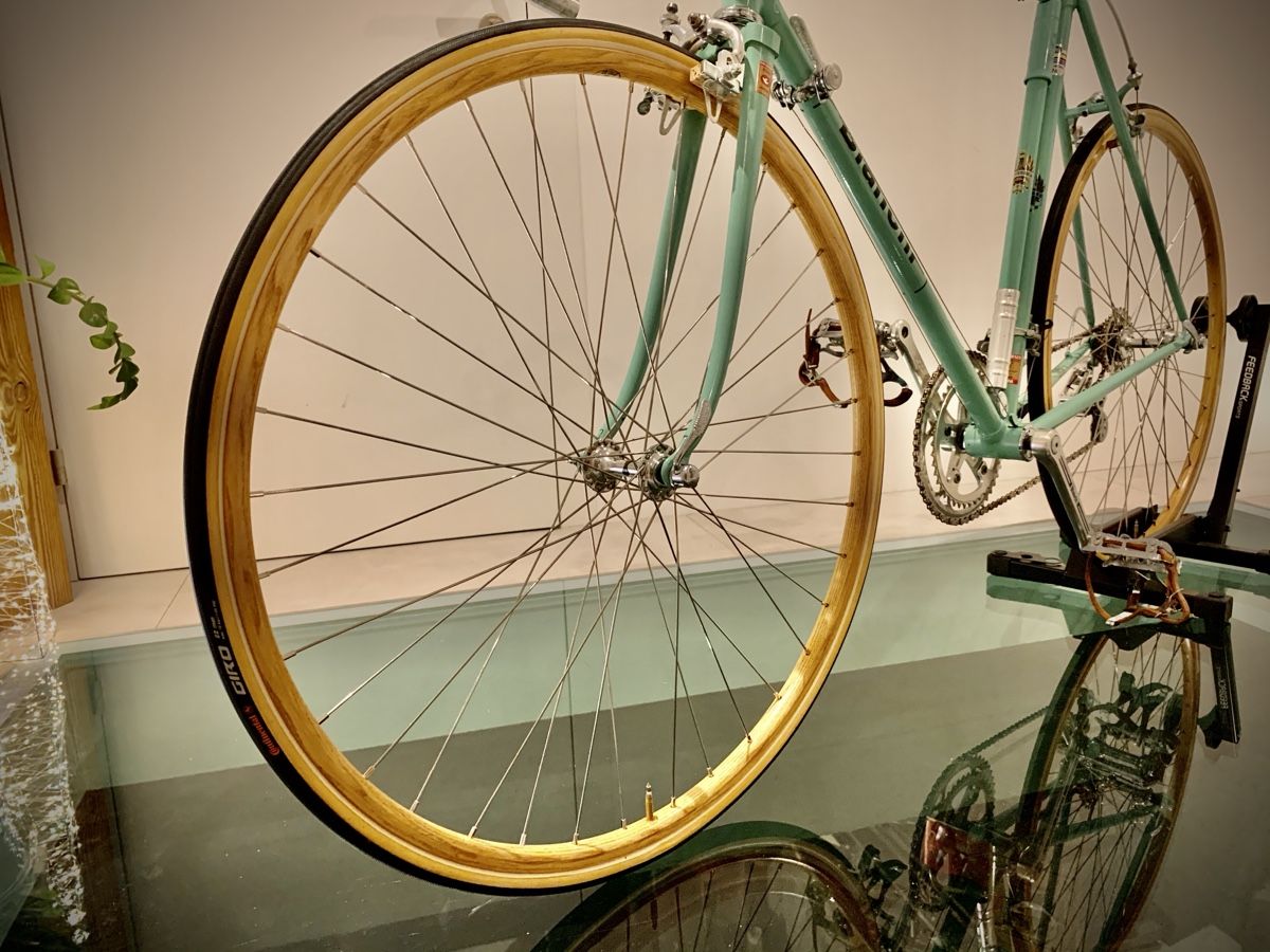 Bianchi Biciclette: Bianchi mit Holzfelgen  – Usato da Thal venduto da Strigelgass 1