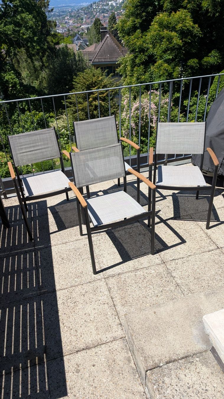Giardimo Light Gartenmöbel-Set, Tisch + 4 Stühle (Gebraucht) in Zürich für CHF 300 – nur Abholung auf Ricardo kaufen