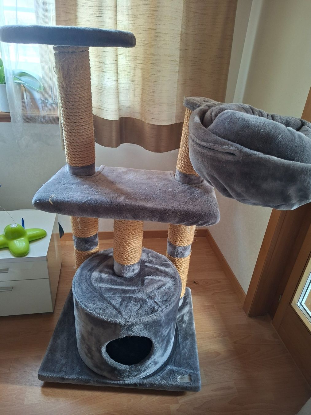 Arbres à chats: Katzenbaum – D'occasion à Wilderswil par bha_sk59