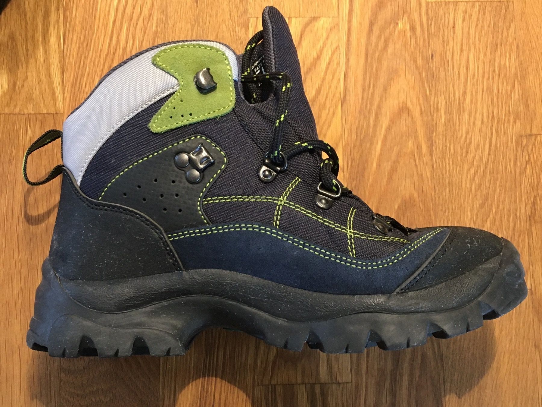 Scarpe da donna: Wanderschuhe – Usato da Bauma venduto da Budgerigar 2