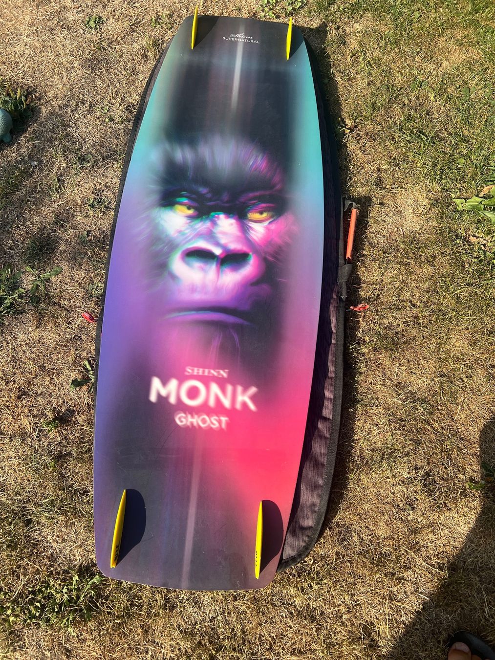 Aquilone: Shinn Monk Ghost Kiteboard 137 inkl. Duotone Entity Bindung – Usato da Waltenschwil venduto da Fire1110 1
