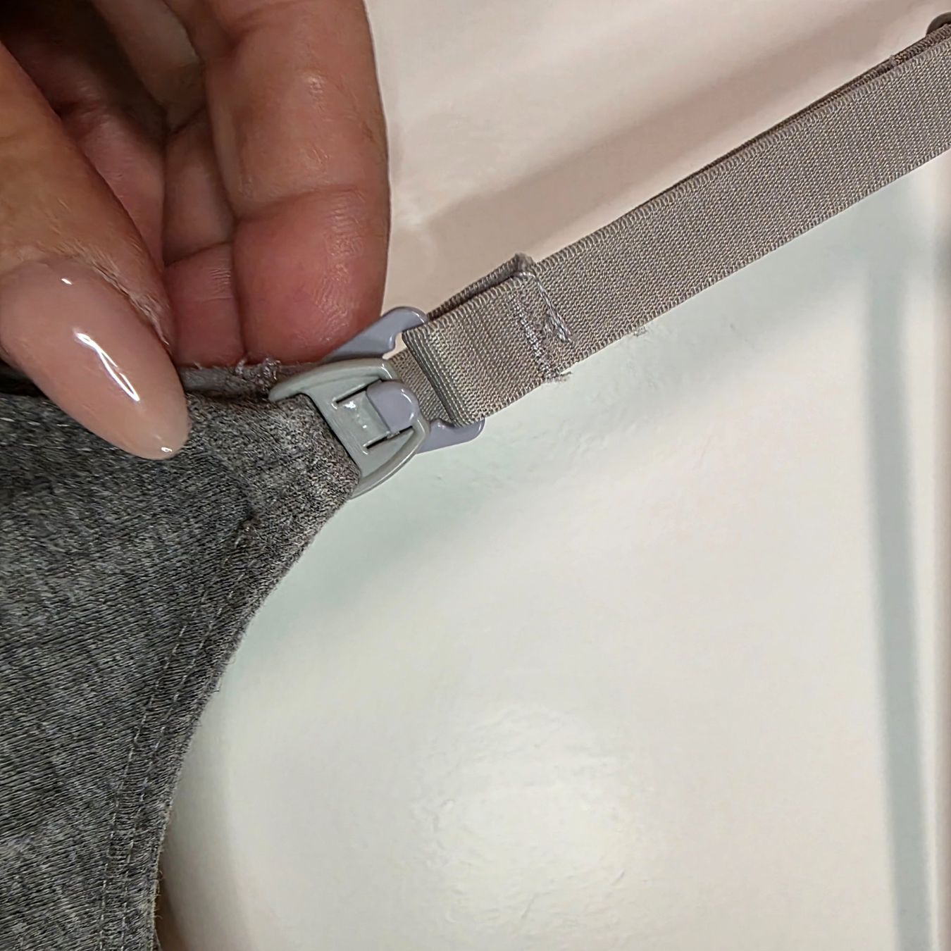 H&M Top: Graues Stilltop, Umstandstop, Top mit Clips Gr. L – Usato da Wald ZH venduto da CapLux 2