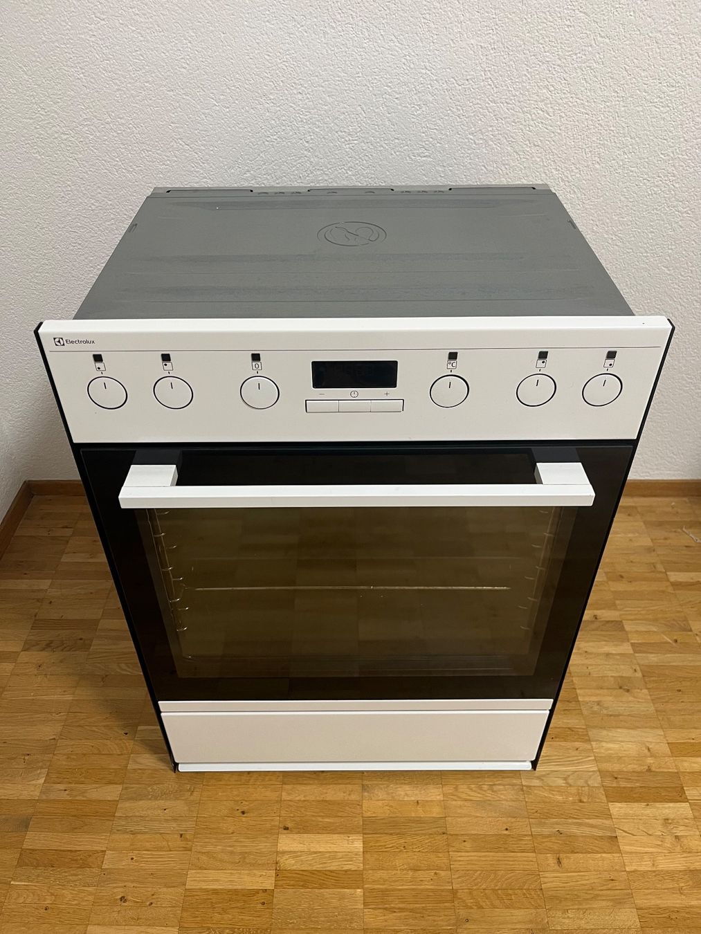 Electrolux Cucine: Backofen +Glaskeramik von Electrolux. – Usato da bern venduto da san_r5sb 1