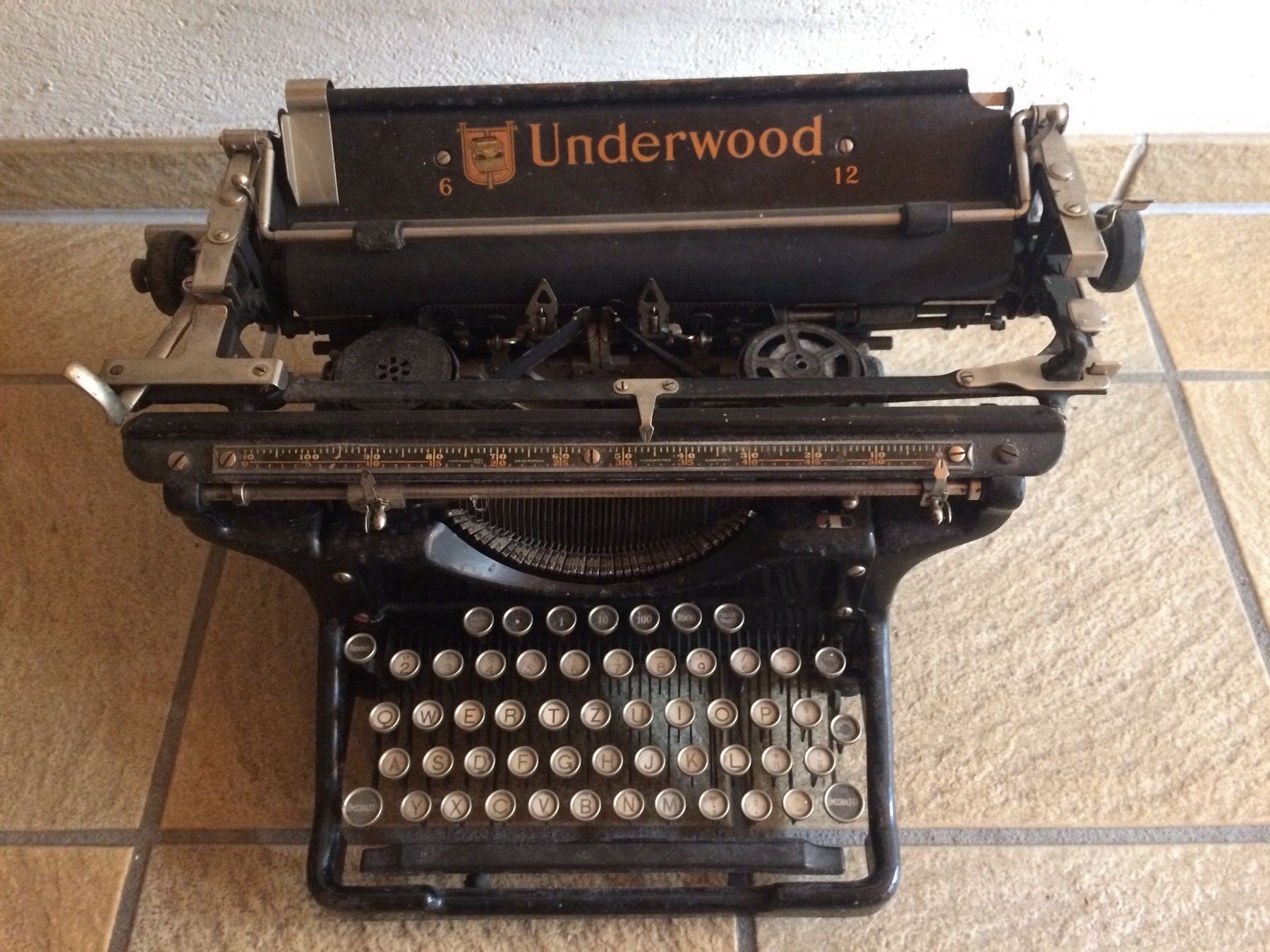 Underwood Machines à écrire: Schreibmaschine UNDERWOOD – D'occasion à Zermatt par GantVS