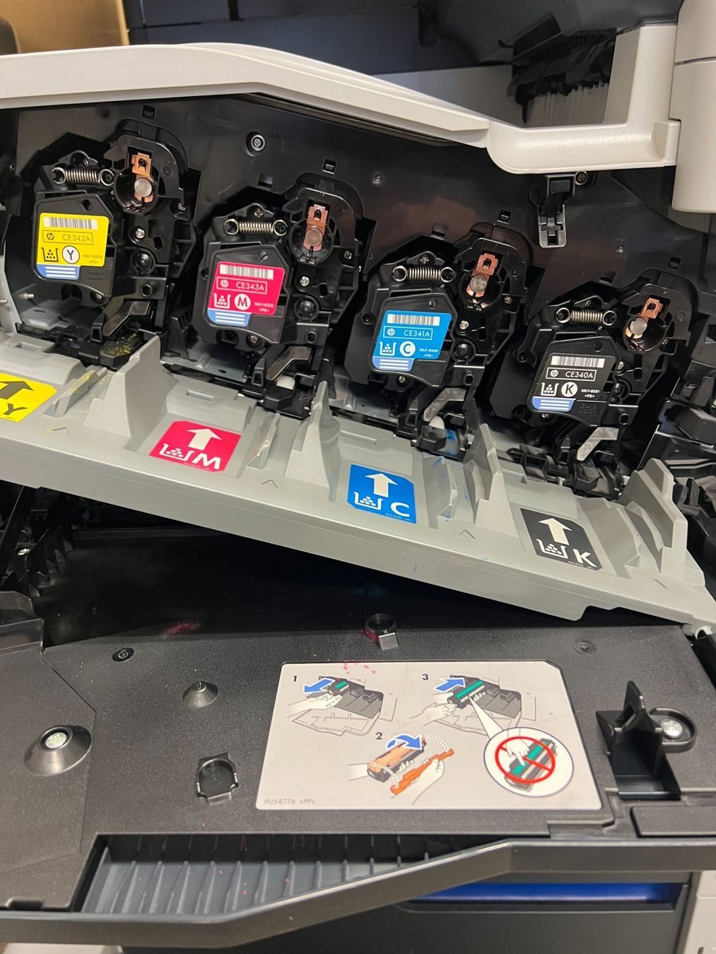 Hewlett Packard Stampanti: COLOR A3 HP M775 – Difettoso da Schlattingen venduto da Weinberg1 4