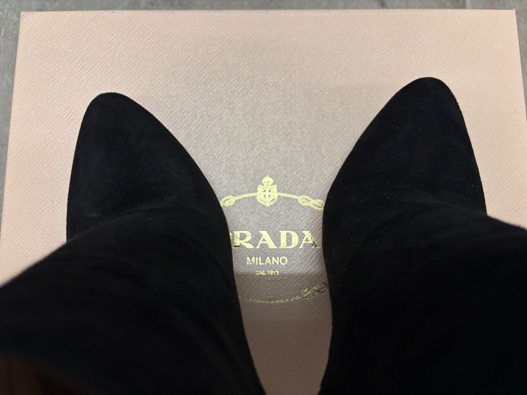 Prada Scarpe da donna: Prada Stiefeletten, Wildleder schwarz – Usato da Uitikon Waldegg venduto da SanjaR 4