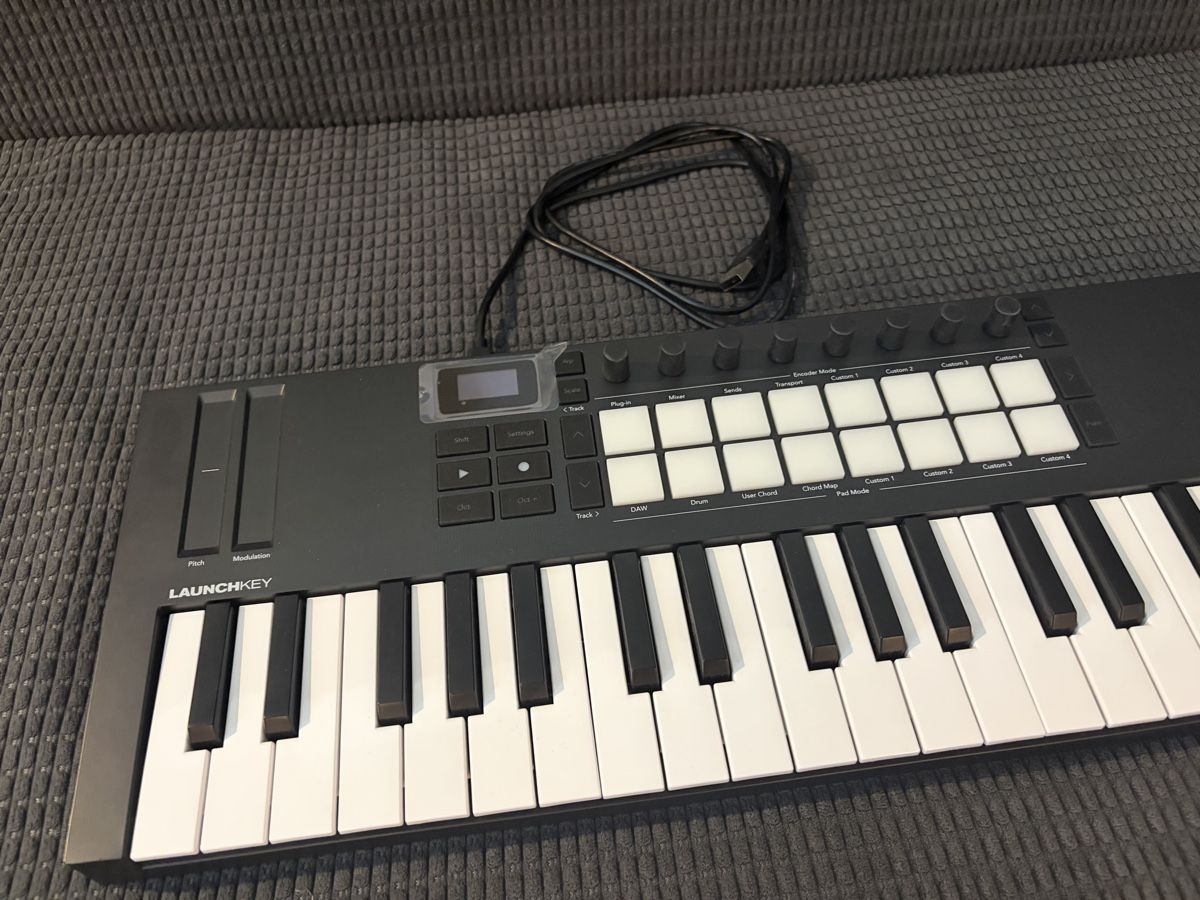 Novation Strumenti musicali: Novation Launchkey 37 Mini MK4 – Usato da Schaffhausen venduto da ram_667r 1