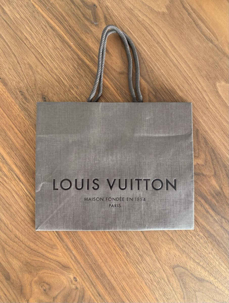 Louis Vuitton Borse: Louis Vuitton Papiertragetasche/Geschenktüte – Usato da Zürich venduto da blancali