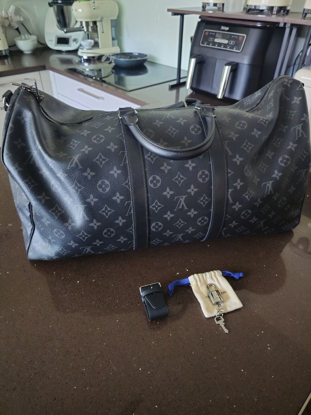 Louis Vuitton Sacs: Sac de voyage Luis Vuitton keepall 55 litres – Neuf (Voir description) à Genève par Thomas0008