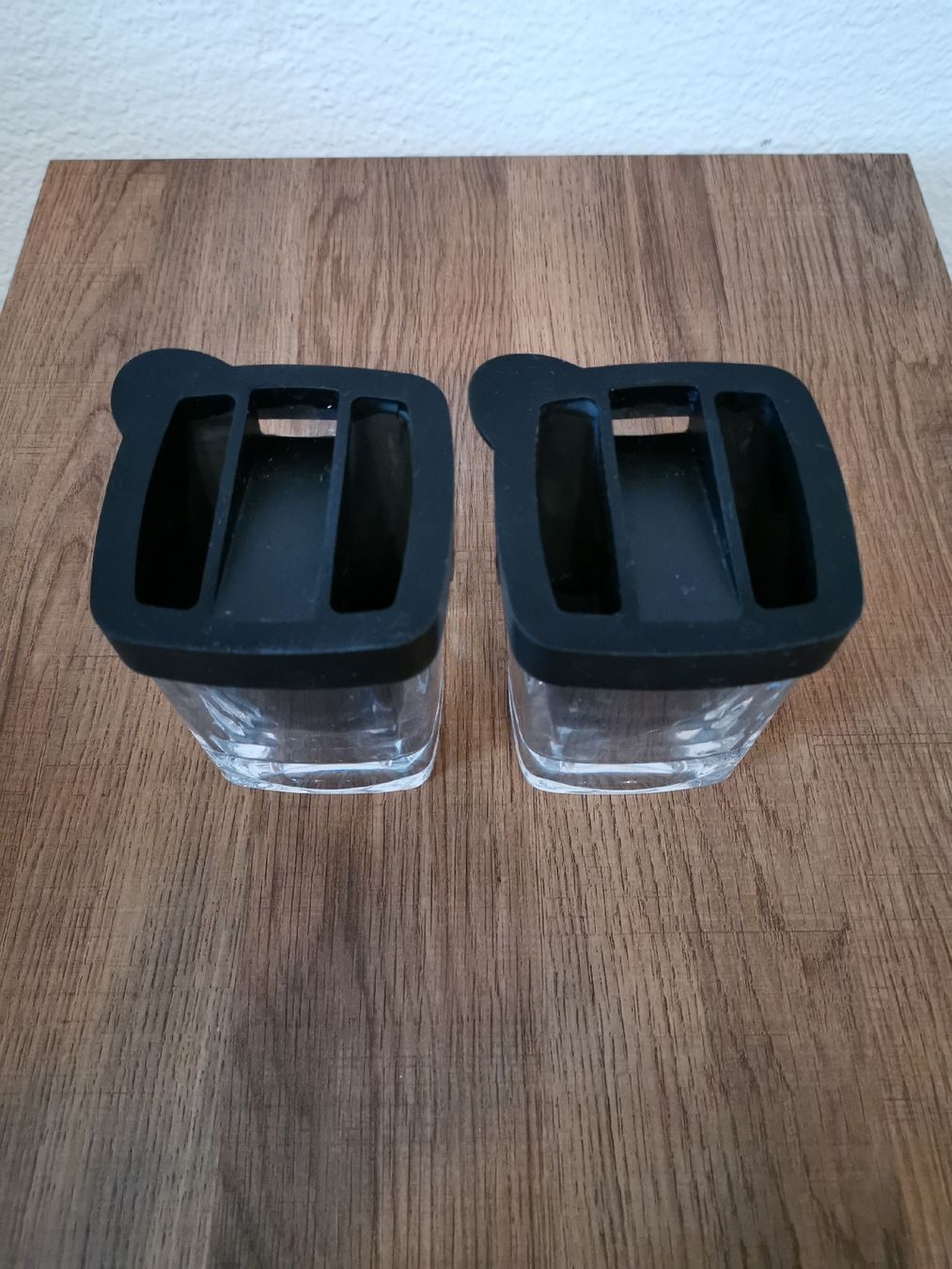 Gläser: 2 Whiskygläser mit Eisformen, NP ca. 30 Dollar – Gebraucht aus Bonaduz von TheCahenzli 4