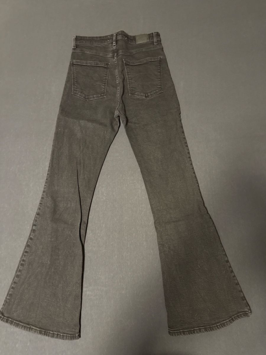 Bershka Jeans: Damen Jeans Schlaghose Gr.40 – Usato da Zürich venduto da DiemN 1