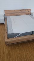 Bettgestell aus Massivholz 180 x 200