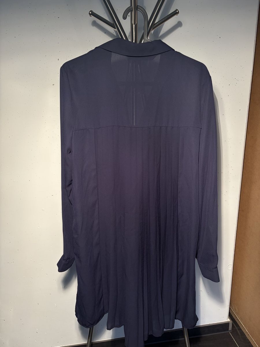 Zara Robes: Zara Basic Blusenkleid dunkelblau Grösse XS  – Neuf (Voir description) à Büsserach par SalebyGianni 2