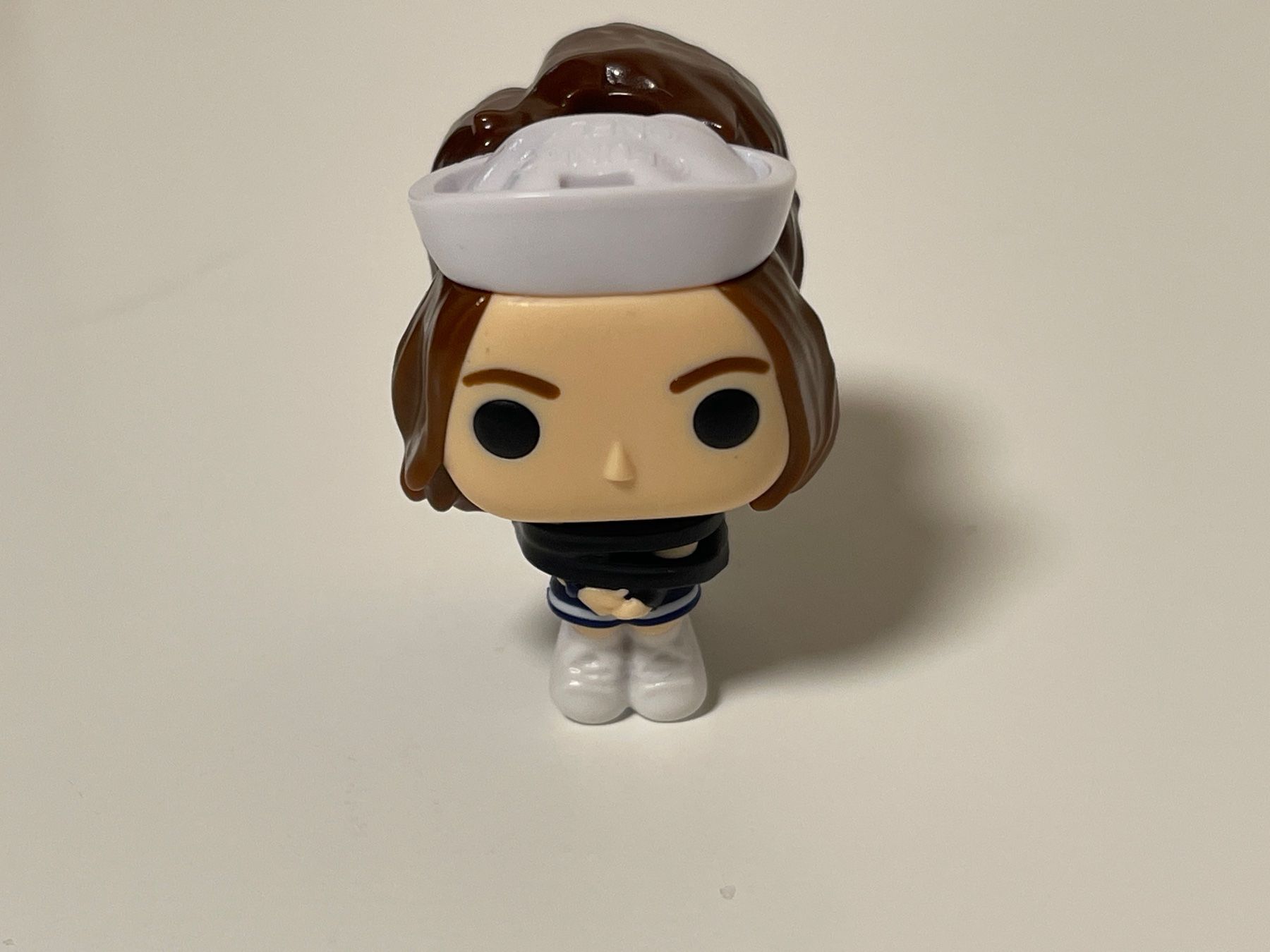 Statuette: Kinder Joy Stranger Things Steve & Robin – Nuovo (secondo la descrizione) da Gelterkinden venduto da cobra0110 1