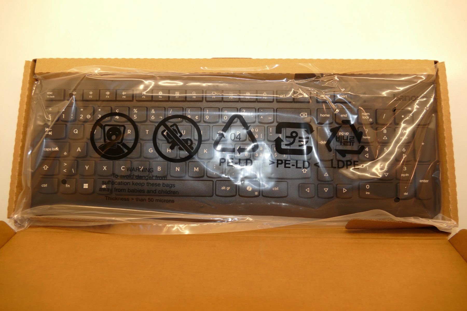 Lenovo Tastaturen: Lenovo: Computer Keyboard schwarz – Neu und originalverpackt aus Niederhasli von Flash32
