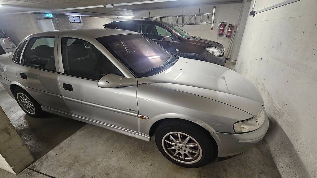 Automobili: Fahrzeug Opel Vectra – Usato da Zufikon venduto da thomas.hodel 1