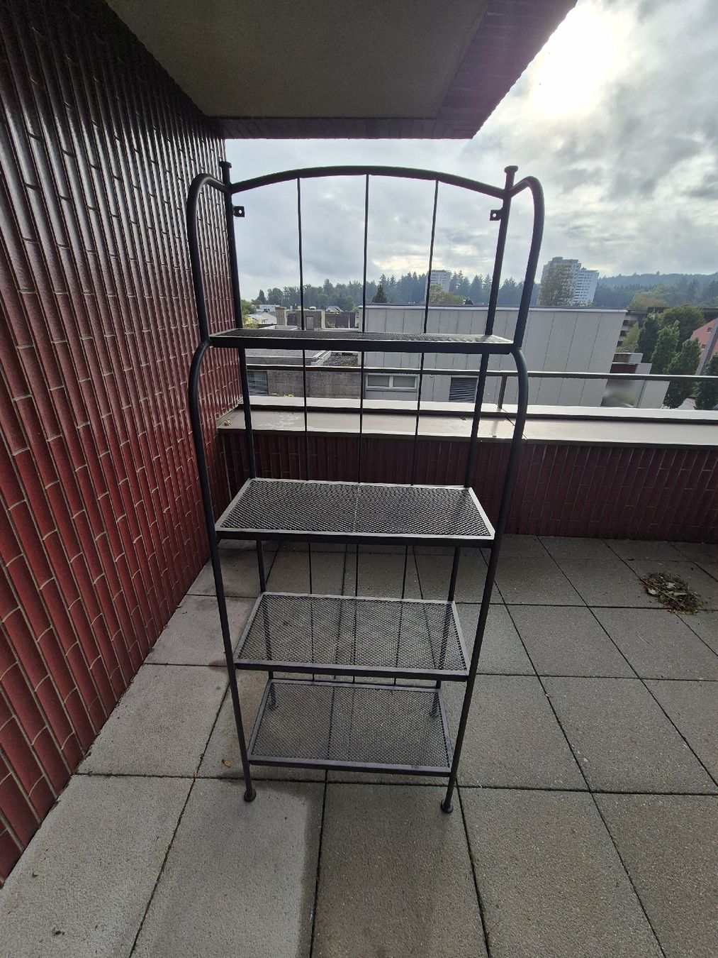Ikea Scaffali: Metallregal anthrazit mit vier Ablageflächen – Usato da Aarau venduto da TamS. 1