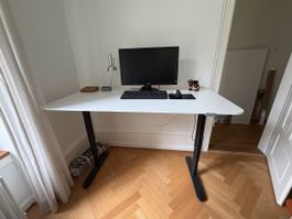 BEKANT Schreibtisch, weiss/schwarz, 160x80 cm