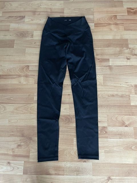 Leggings: Sport Leggins, Grösse S – Gebraucht aus Niederweningen von sho_mb8y