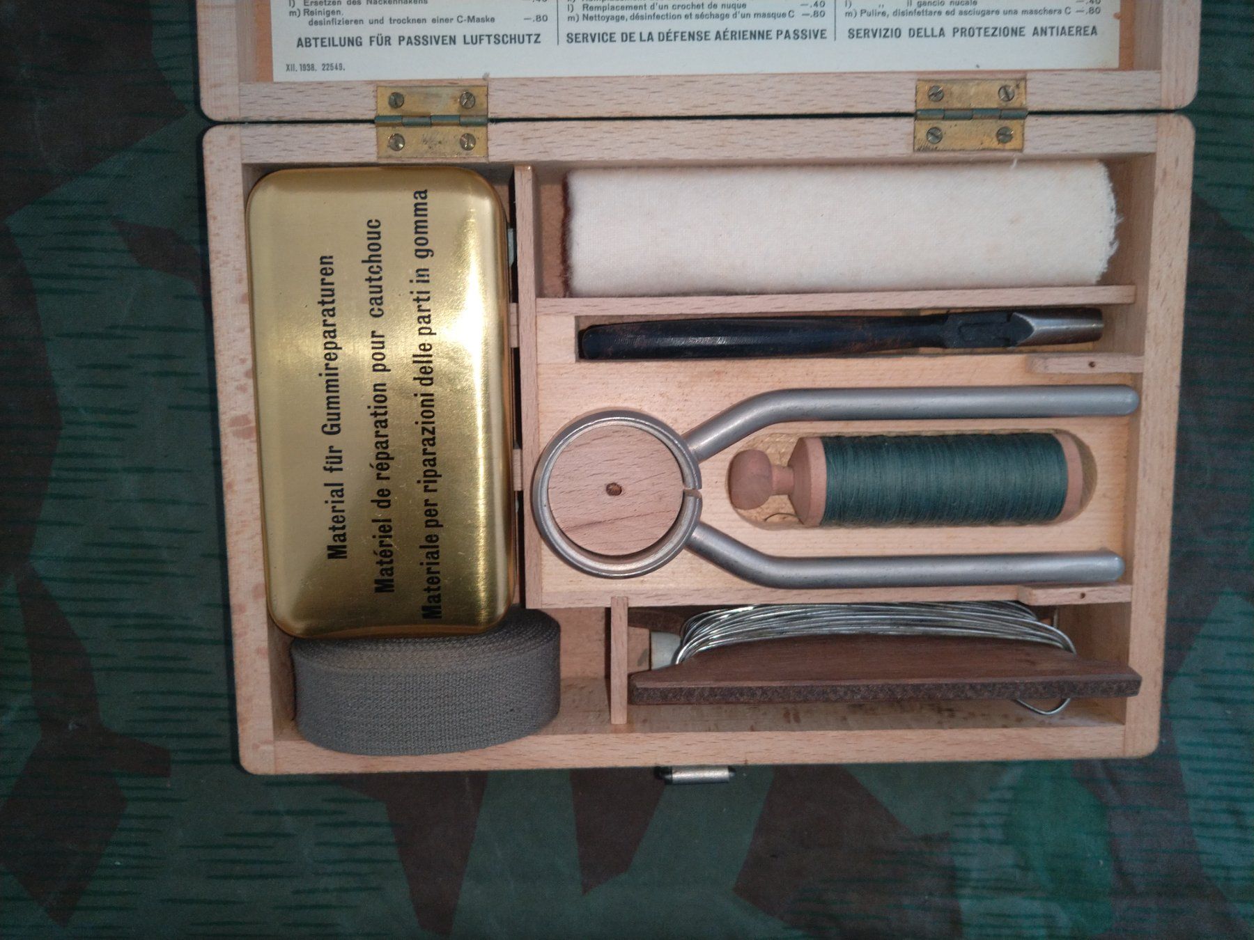 Schweizer Armee Uniformi: Gasmasken reparatur – Usato da Niederönz venduto da Vgt22 6