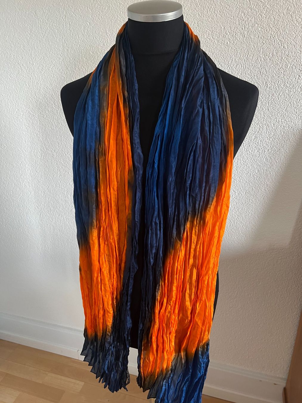 Colora Foulard & Sciarpe: Colora Schal, 100% Seide, Orange/Blau, NEU – Nuovo (secondo la descrizione) da Worb venduto da farben20zauber 2