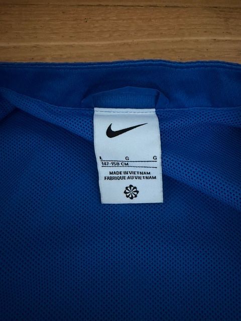 Giacche: Nike Trainingsjacke Gr 147-158 – Usato da Zürich venduto da lilizurich 2