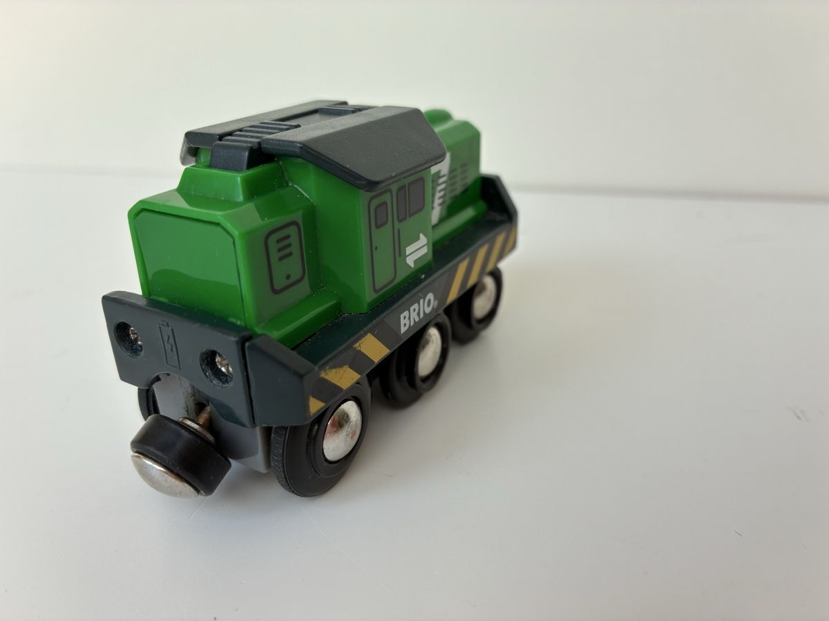Brio Giocattoli: BRIO 33214 Freight locomotive – Usato da Lucens venduto da metaD 1