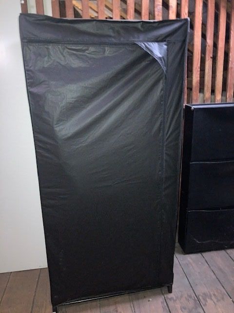 Armadi: Mottenschrank – Usato da Hirzel venduto da Sacha