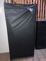 Mottenschrank