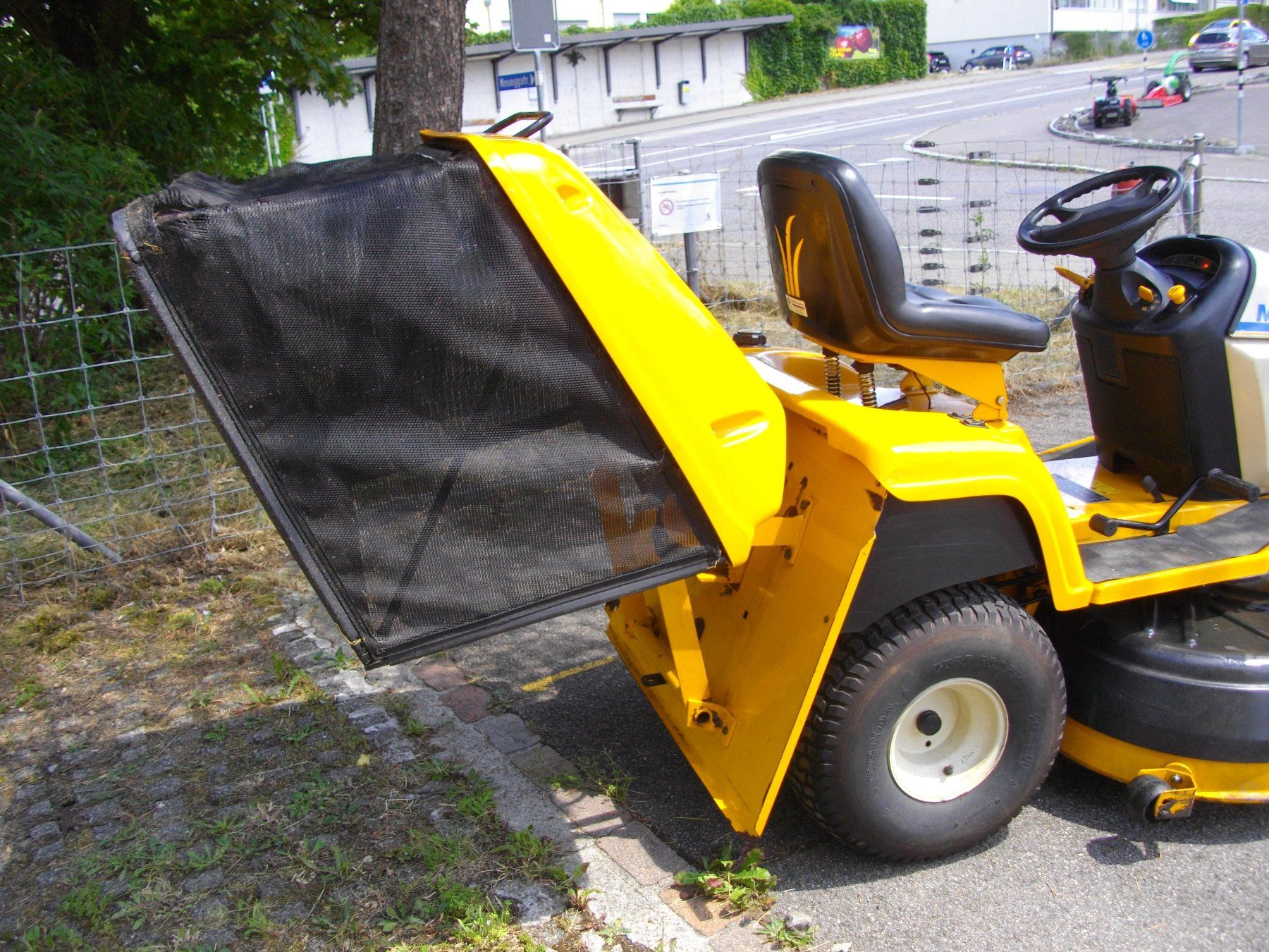 Mtd Tagliaerba: MTD Cup Cadet RBH 1200 Rasentraktor – Usato da Oetwil am See venduto da Luna519 4
