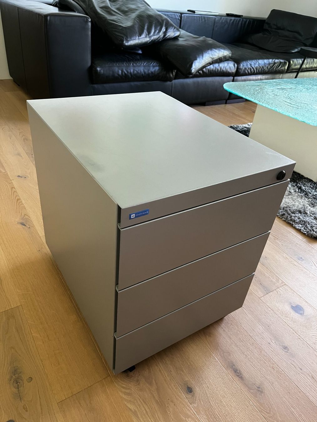 Eléments de bureau: Metall-Ladeblock auf Rollen – D'occasion à Dietikon par mfl_zyz6 1