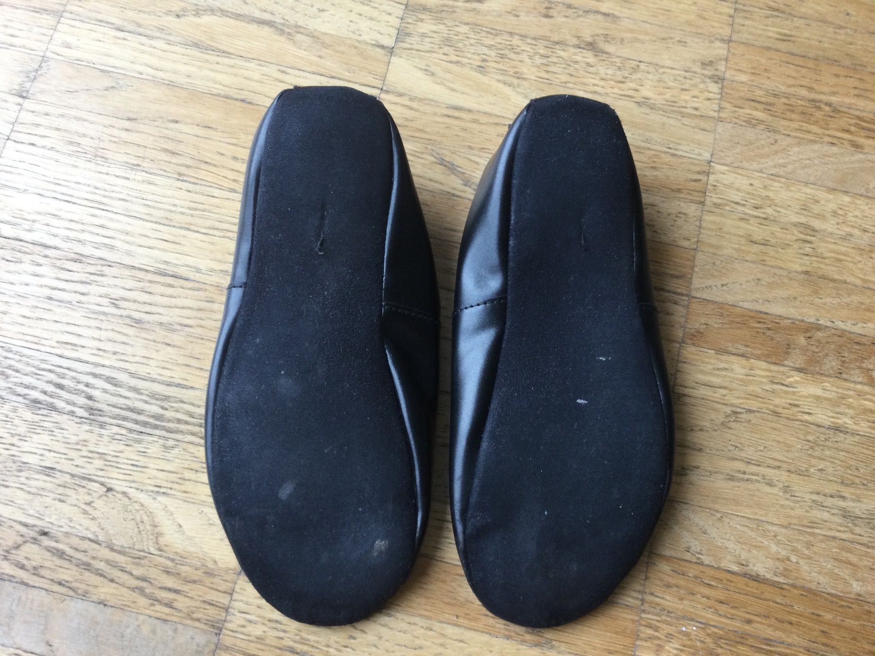 Scarpe per ragazzi: Kinder Gymnastik Schuhe, Gr 34 – Usato da Zürich venduto da VorlonShadow 3