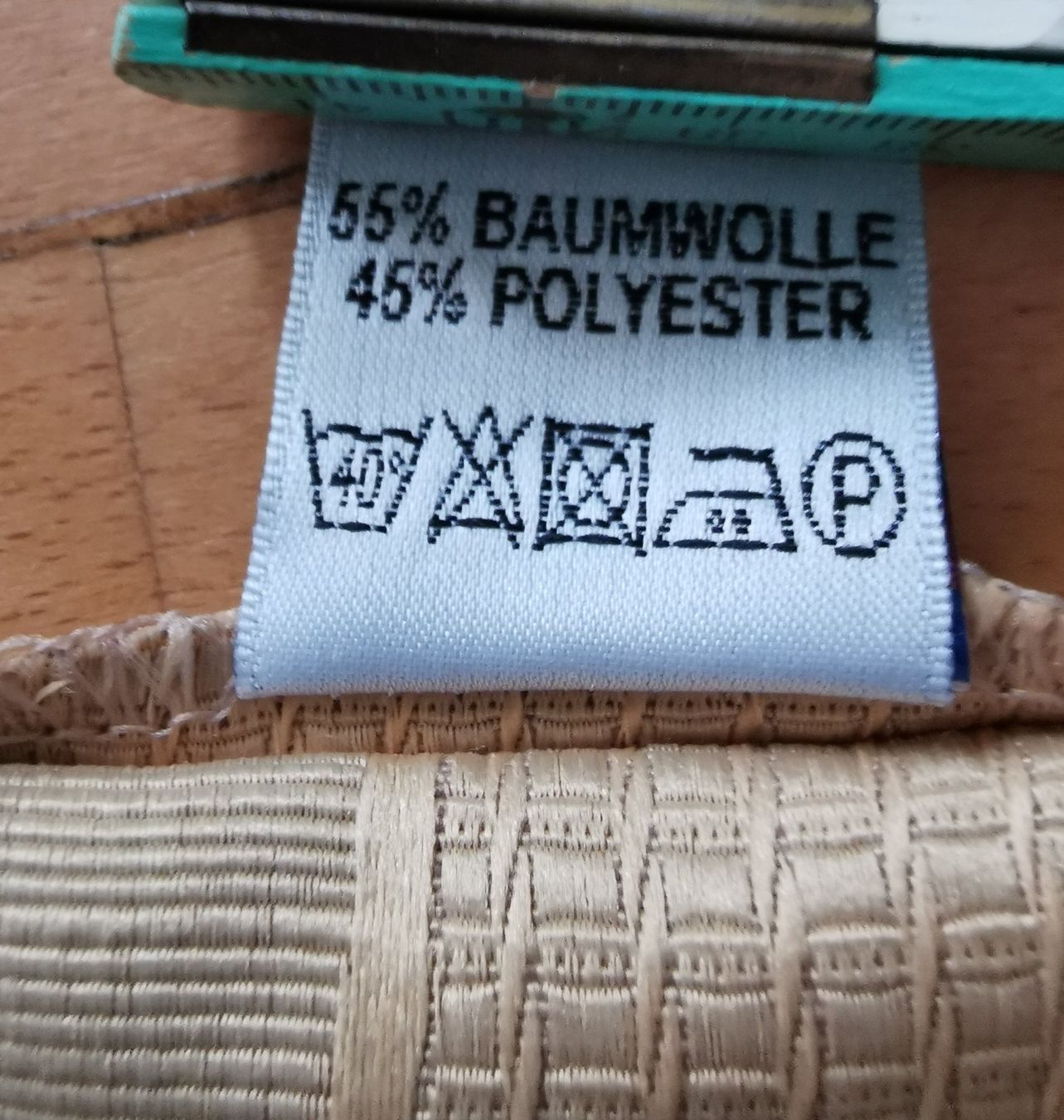 Linge de lit: 4 neue Sofakissenbezüge – Neuf avec emballage d'origine à Birsfelden par dsc_f8gx 7