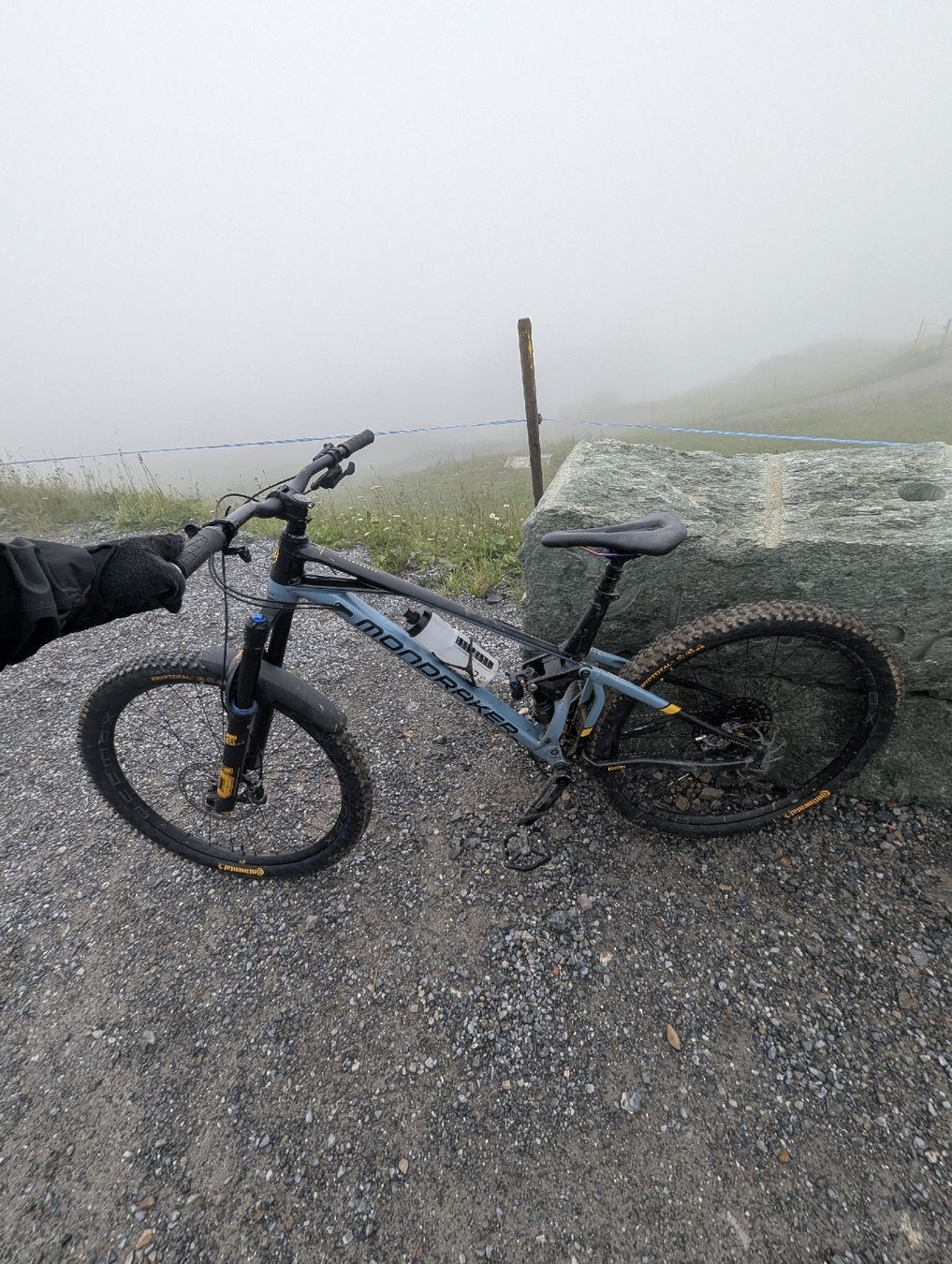 Mondraker Velos: MONDRAKER SUPERFOXY OHLINS 2022 – Gebraucht aus Lenzerheide/Lai von 9ag_zh6b 1