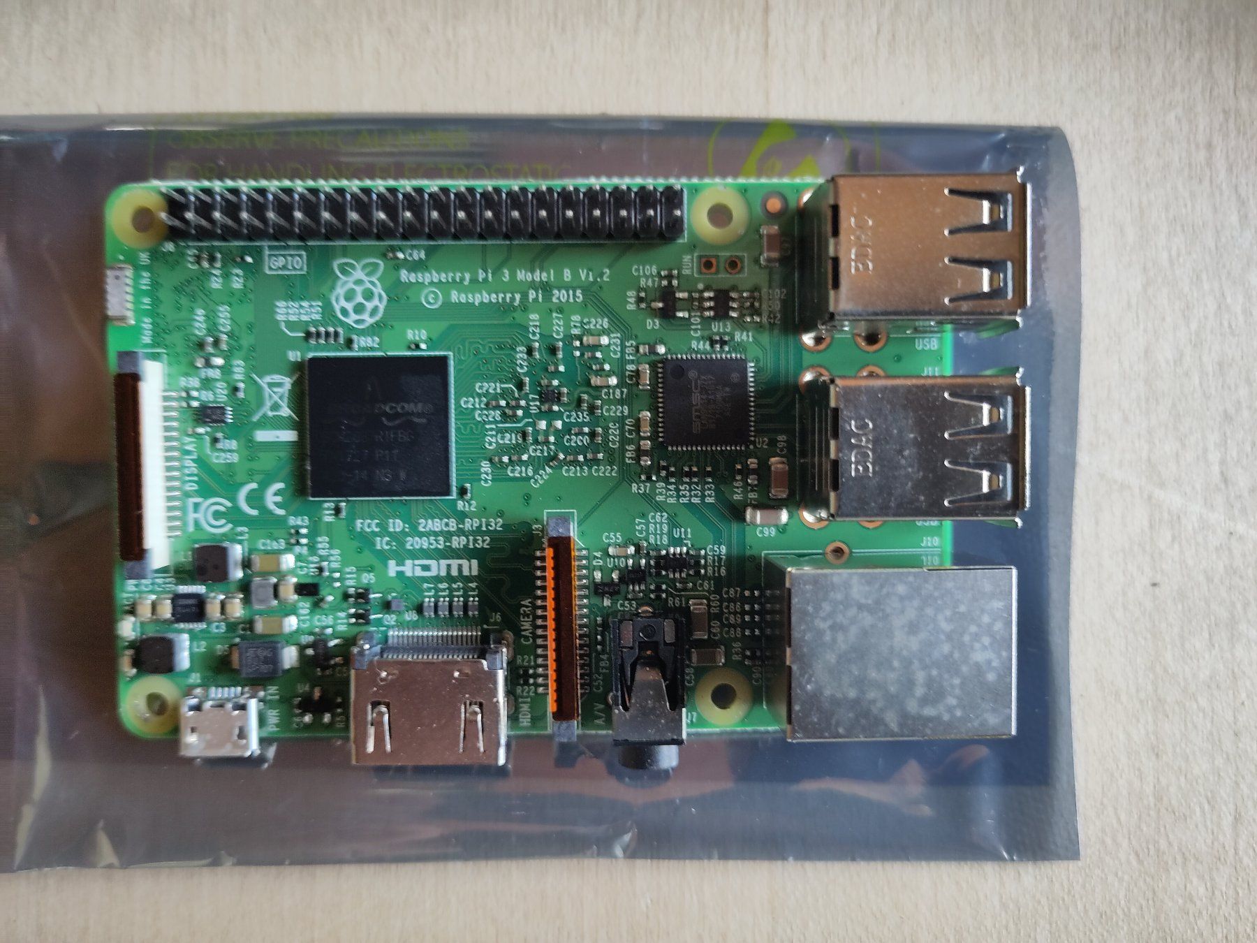 Raspberry Pi PC: Raspberry Pi 3 Model B mit Zubehör und KODI Box – Nuovo (secondo la descrizione) da Verscio venduto da Pwyss 1
