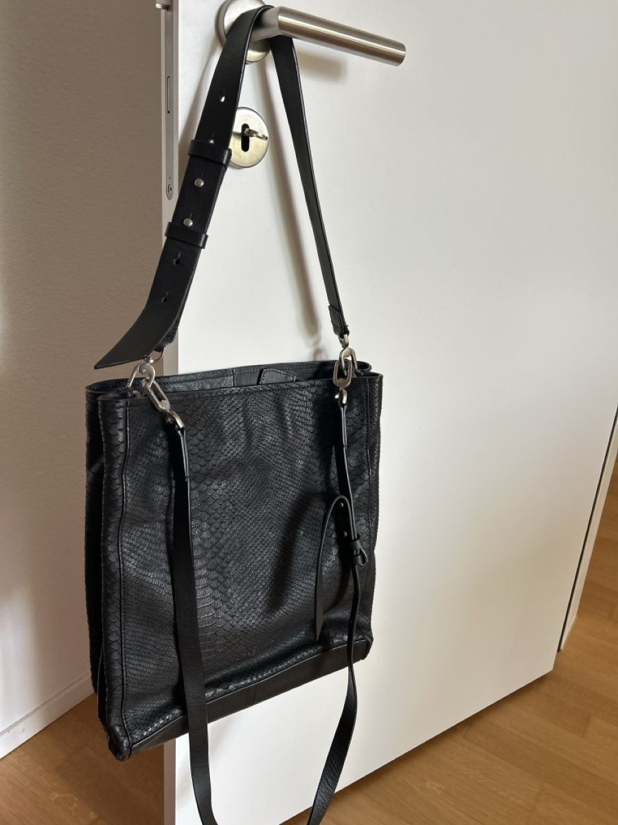 Liebeskind Taschen für Damen: Liebeskind Tasche schwarz – Gebraucht aus Jonen von mar_ls2r 2