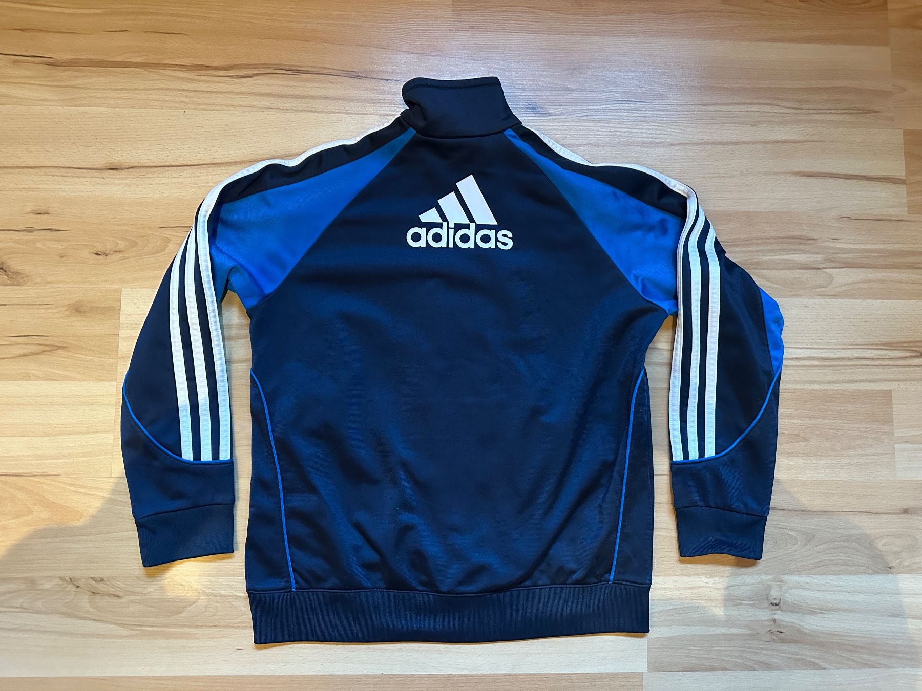 Adidas Giacche & Cappotti: Trainingsjacke Adidas Grösse 140 – Usato da Hausen AG venduto da dege02 2