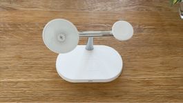 Ladestation Weiss mit drei Ladeflaeche gebraucht