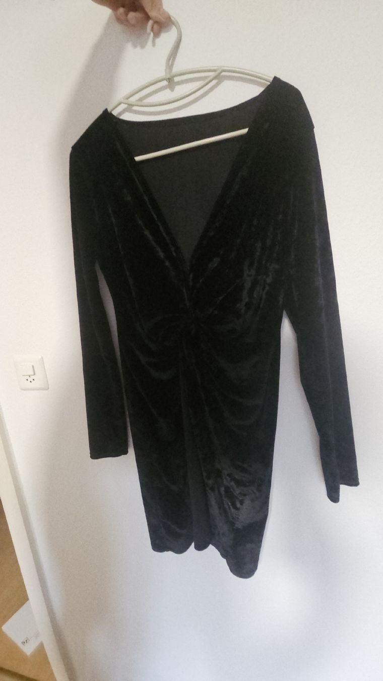 Kleider: Robe velours noir élégante - Parfaite pour les fêtes – Gebraucht aus Sornetan von T.a333