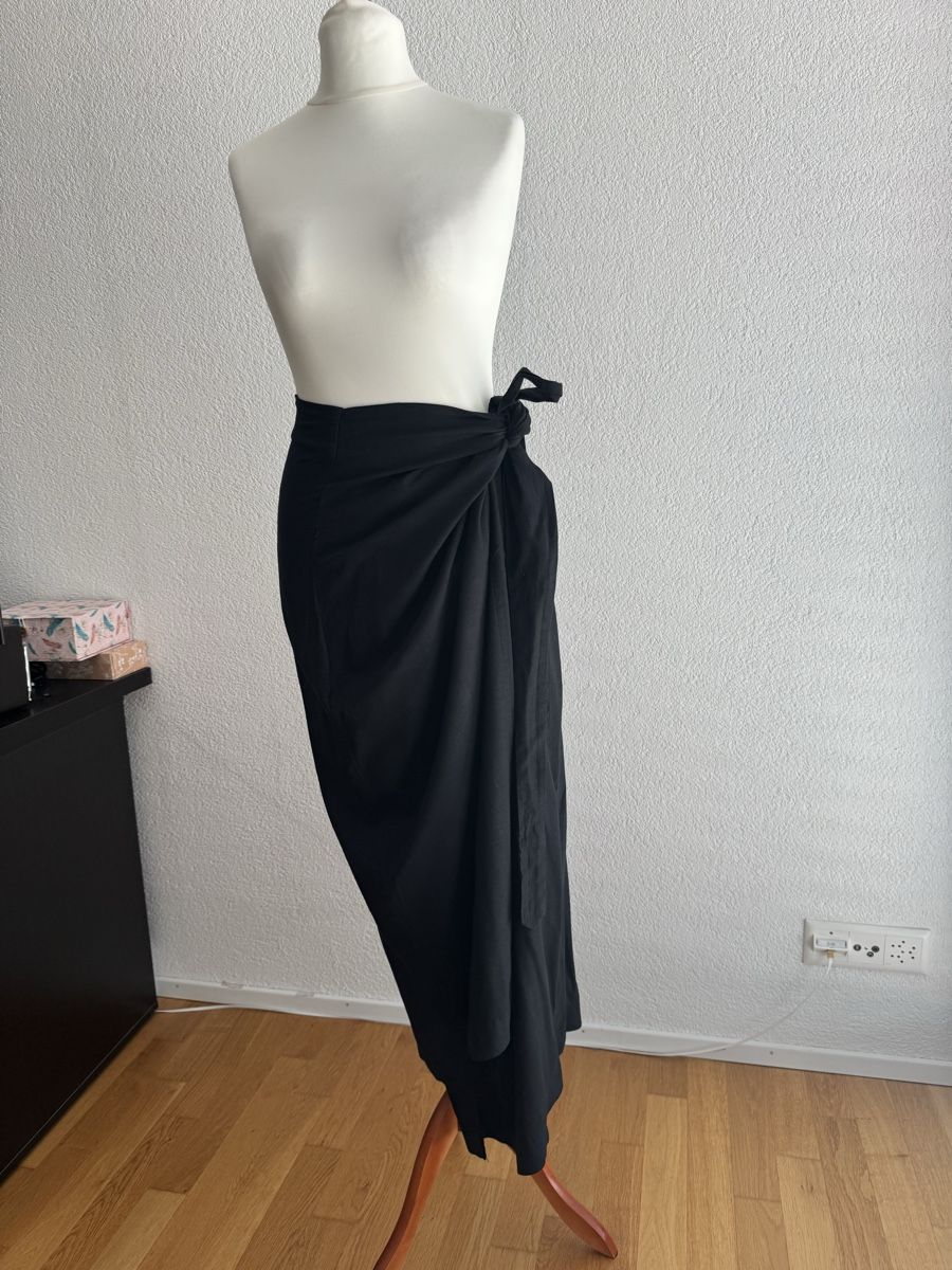 Next Gonne: NEXT Wickelrock Gr 48 schwarz – Usato da Baden venduto da Linda46 5