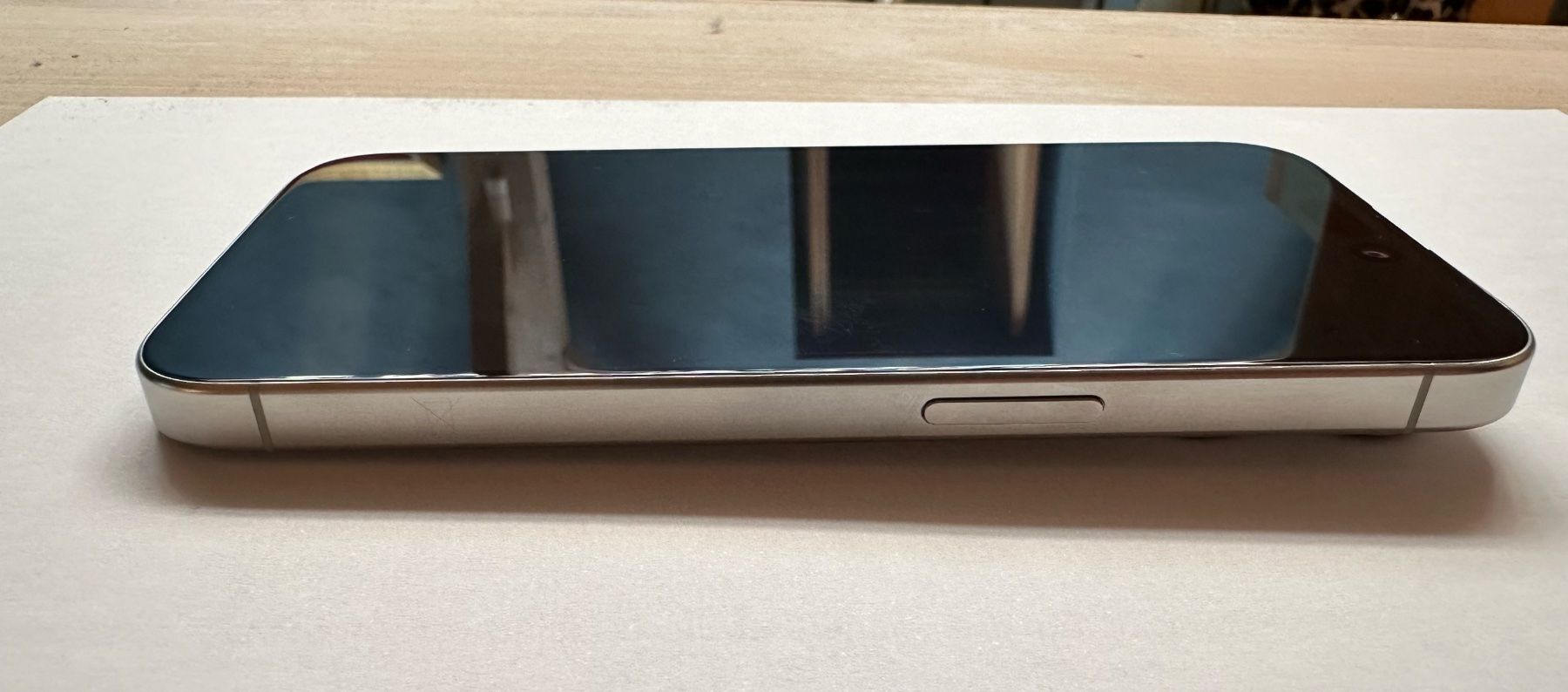 Apple Telefoni cellulari / Smartphones: iPhone 15 Pro 128 Go Blanc Titane - Excellent état – Usato da Trélex venduto da edpeek 2
