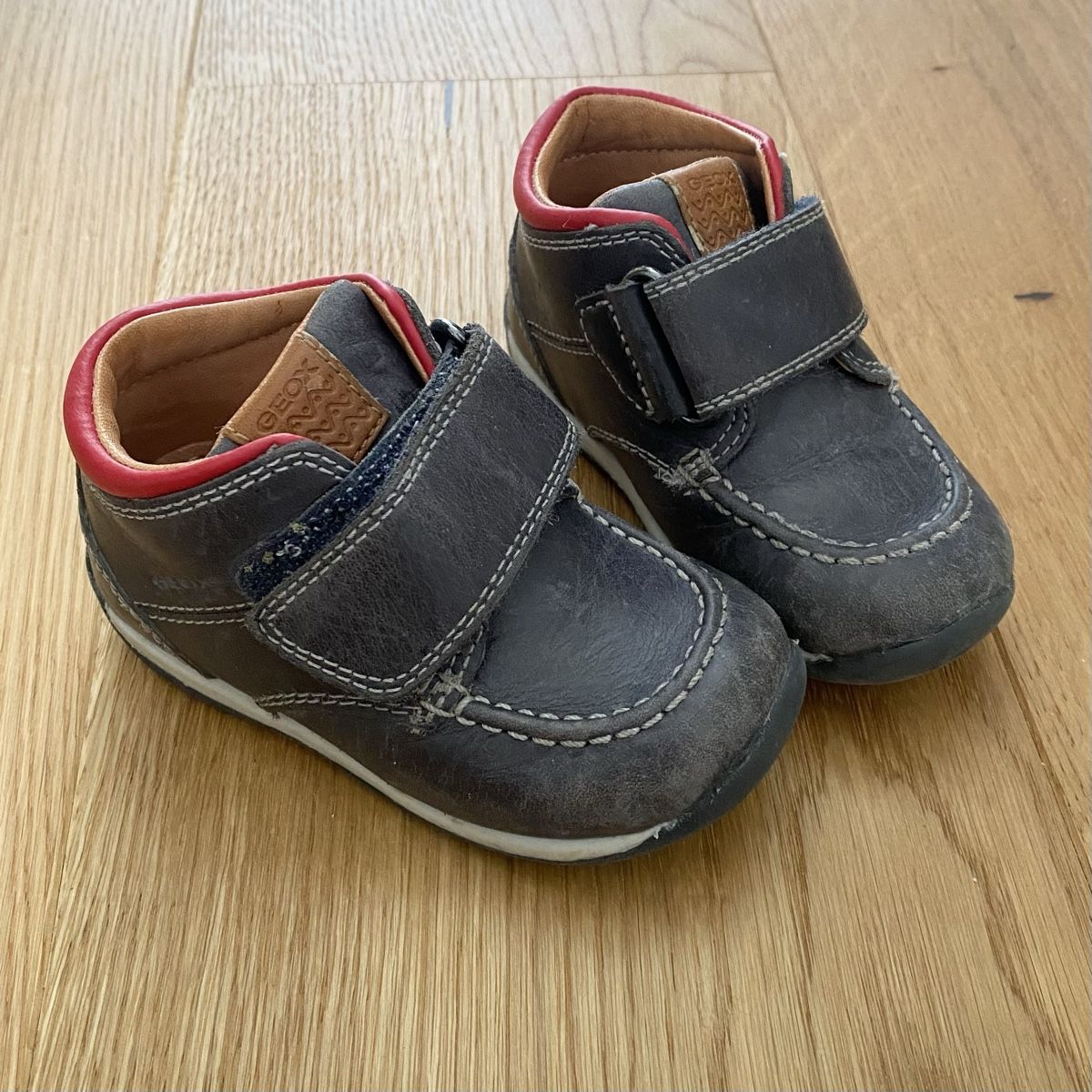 Scarpe per ragazzi: Geox Lauflernschuhe, Grösse 21 – Usato da Hinwil venduto da crn139