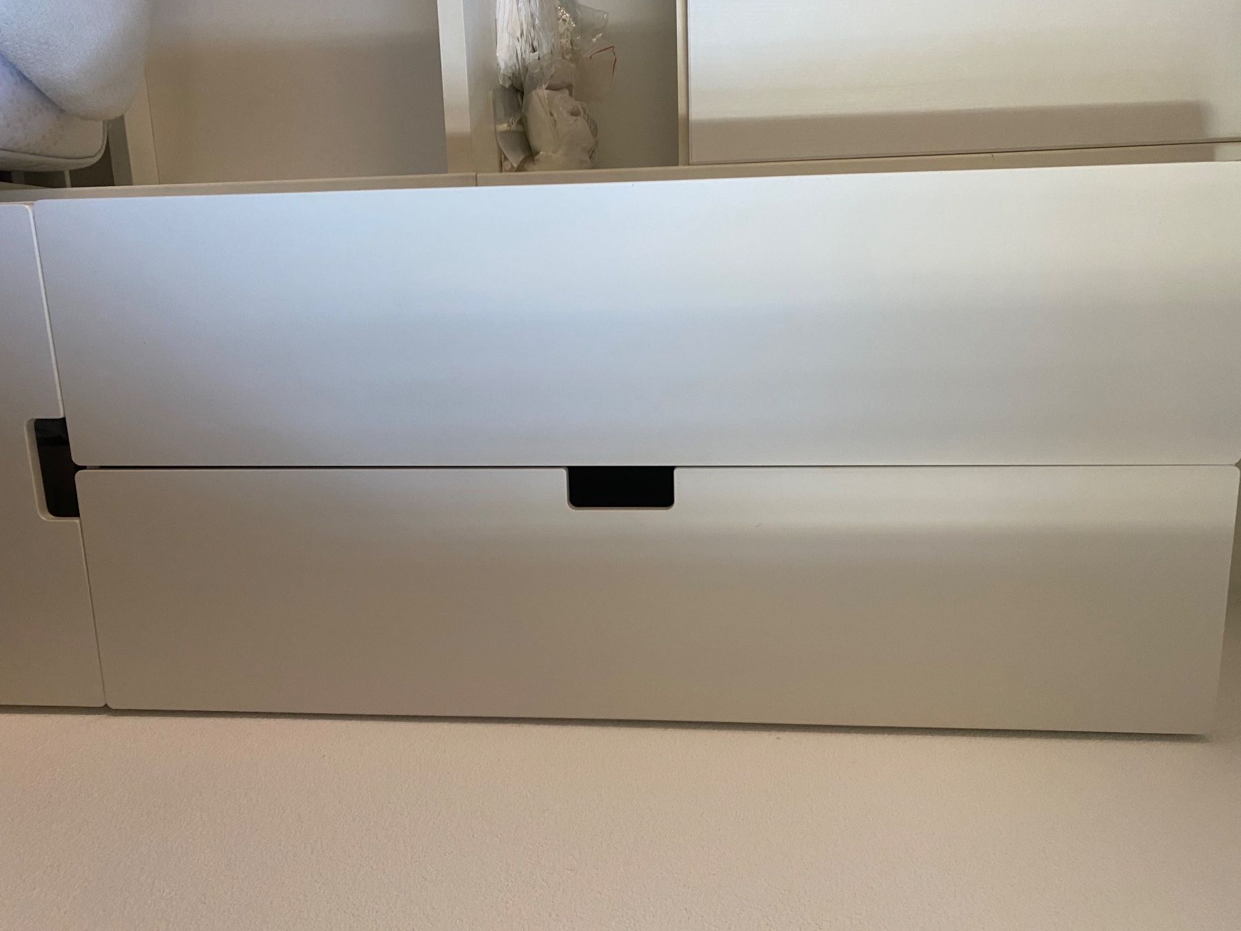 Ikea Armadi: Weisser IKEA Schrank – Usato da Hunzenschwil venduto da pla_7j7c
