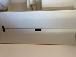 Weisser IKEA Schrank