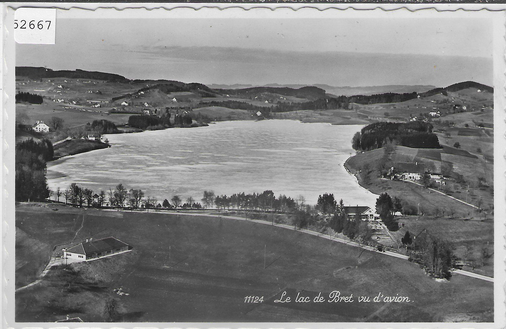 Cartoline postali: Le lac de Bret vue d'avion – Usato da Ettingen venduto da Kartenplanet