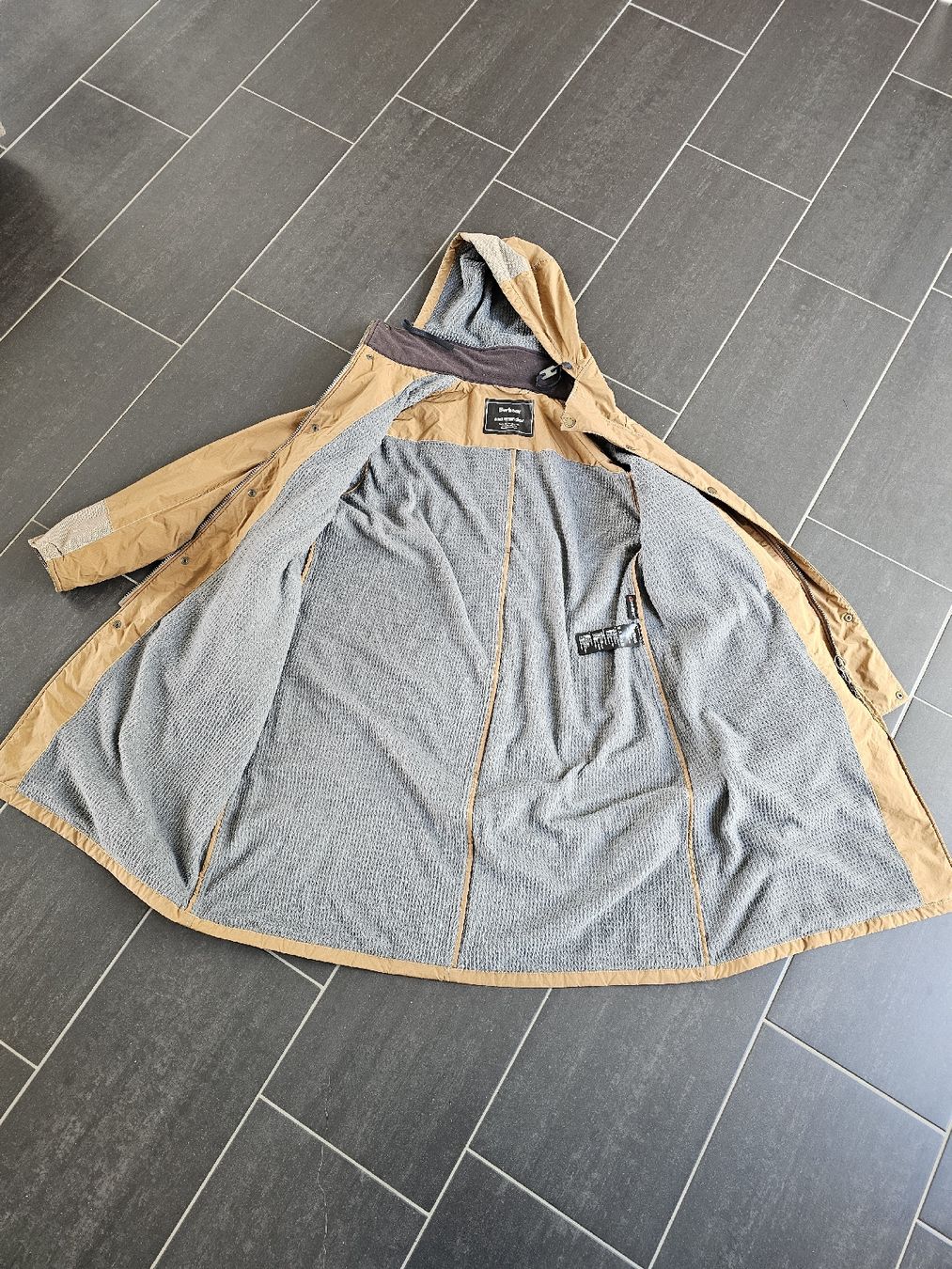 Barbour Cappotti: Barbour Designer-Herrenmantel (Barbour and Wander) – Nuovo (secondo la descrizione) da Klingnau venduto da Eibermend1 1