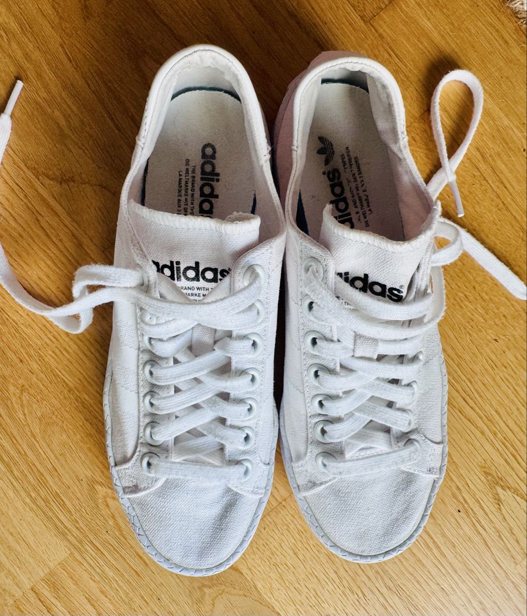 Adidas Scarpe da donna: Adidas Sneaker weiss Grösse 38.5  – Usato da Zollikofen venduto da AureusManus 1